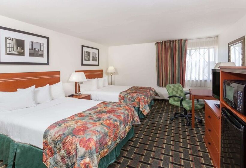 غرفه قياسيه سريرين مزدوجين, Baymont By Wyndham Decatur