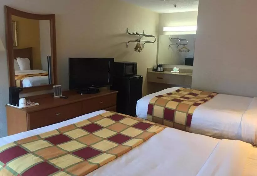 ２ダブルベッドのスタンダードルーム, Budget Inn Sanford International Airport