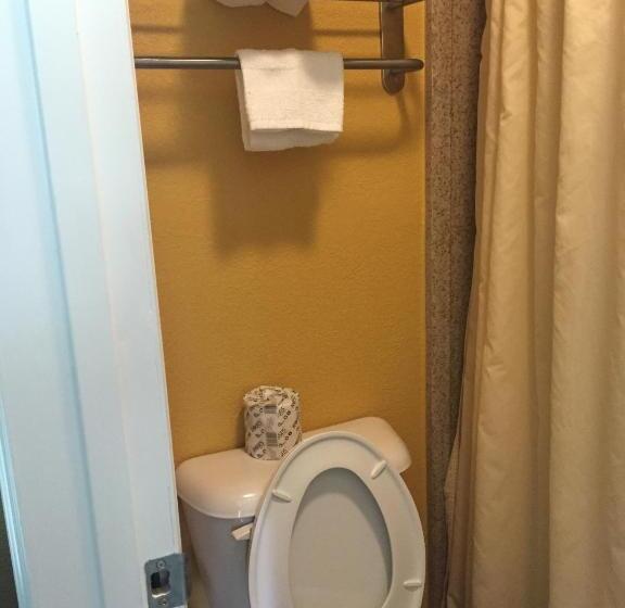 ２ダブルベッドのスタンダードルーム, Budget Inn Sanford International Airport