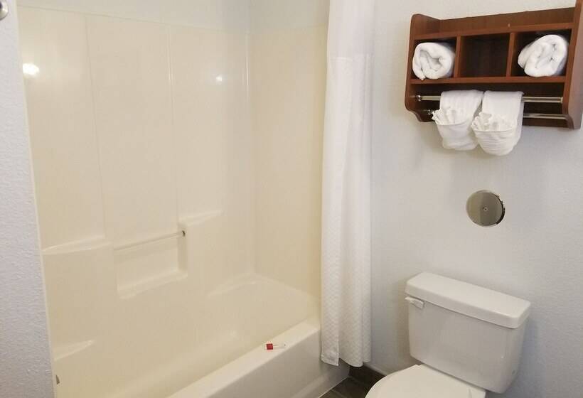 2ダブルベッドのスタンダードルーム, Comfort Inn & Suites Gatesville Near Fort Cavazos