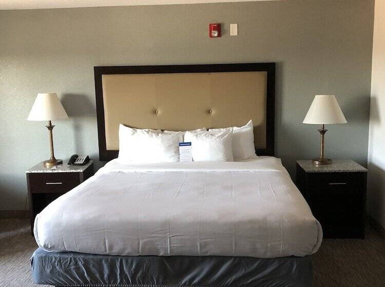 Люкс, Comfort Inn & Suites Gatesville Near Fort Cavazos