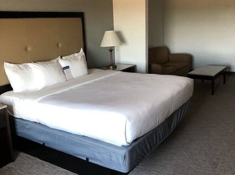 Люкс, Comfort Inn & Suites Gatesville Near Fort Cavazos