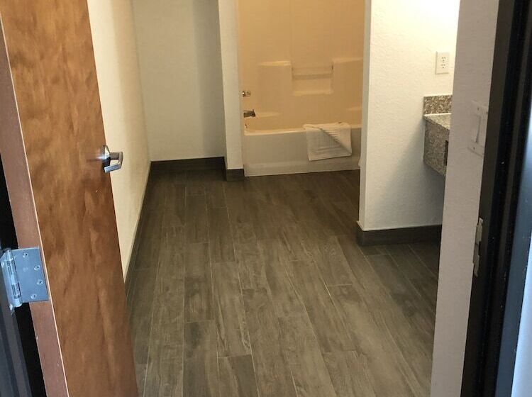 Люкс, Comfort Inn & Suites Gatesville Near Fort Cavazos