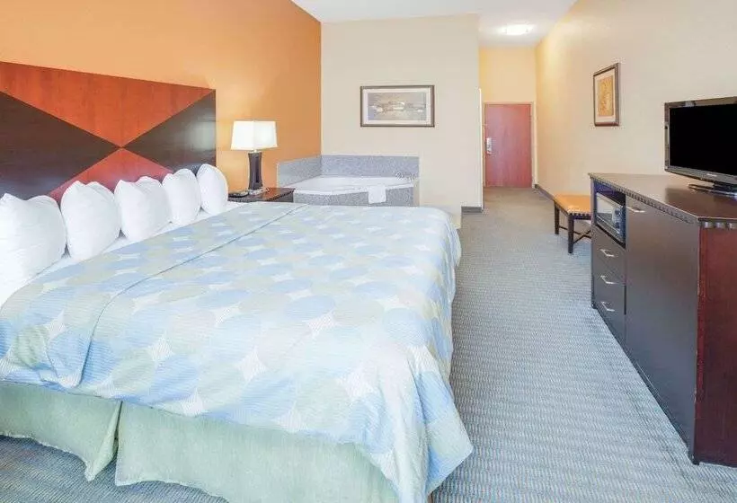 デラックススタジオ, Days Inn & Suites By Wyndham Russellville