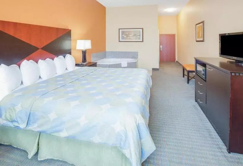 デラックススタジオ, Days Inn & Suites By Wyndham Russellville