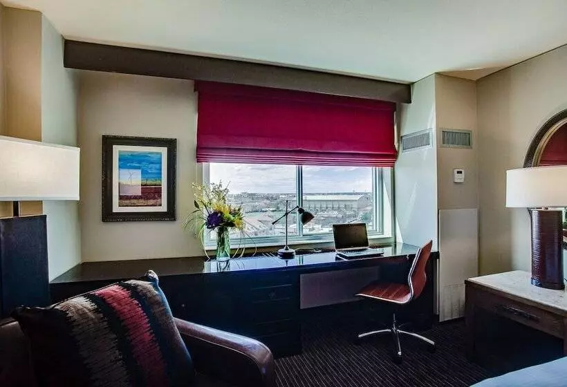 Executive-huone, Overton Hotel And Conference Center