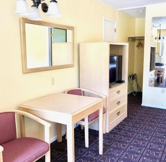 キングサイズベッドのスーペリアルーム, Lyn Aire Motel