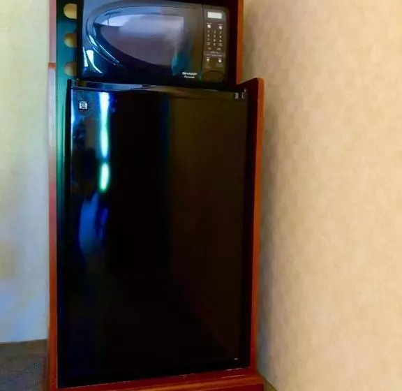 バルコニー付きデラックスルーム, Lyn Aire Motel