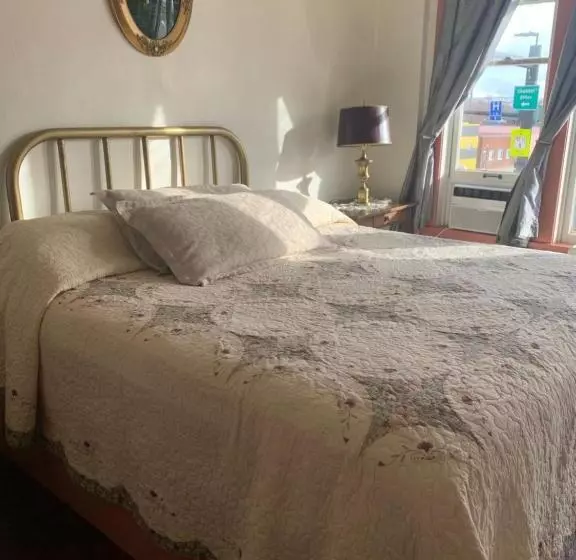 キングサイズベッドのスタンダードルーム, Historic Hotel Greybull