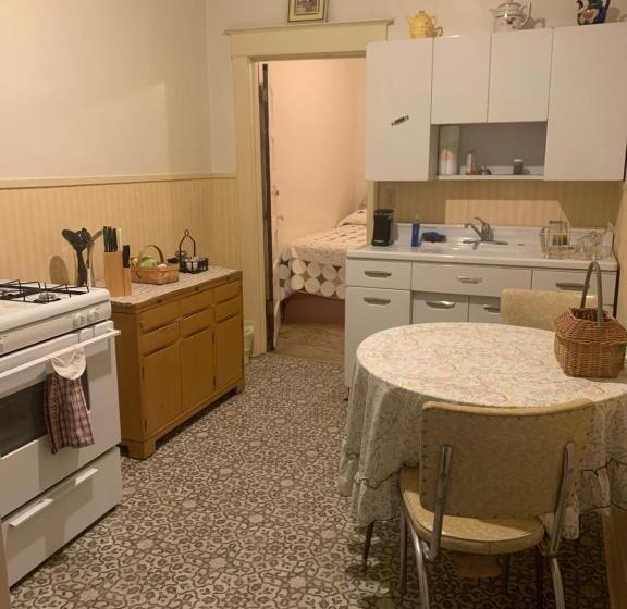 جناح ديلوكس, Historic Hotel Greybull