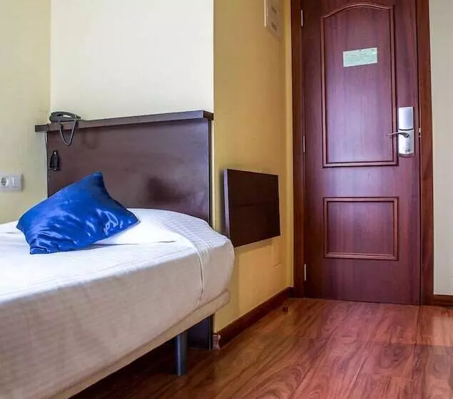 اتاق اکونومی, Hostal Hotil Coruña Centro