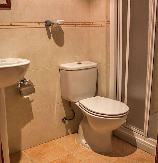 اتاق استاندارد سه نفره, Hostal Hotil Coruña Centro