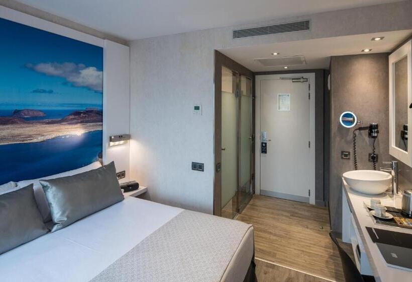 Номер Стандарт с Террасой, Catalonia Gran Via Bcn