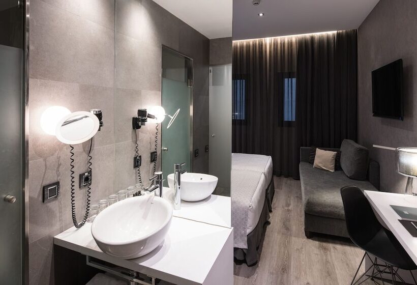 Номер Стандарт, Catalonia Gran Via Bcn