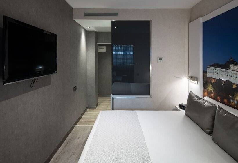 Полулюкс, Catalonia Gran Via Bcn