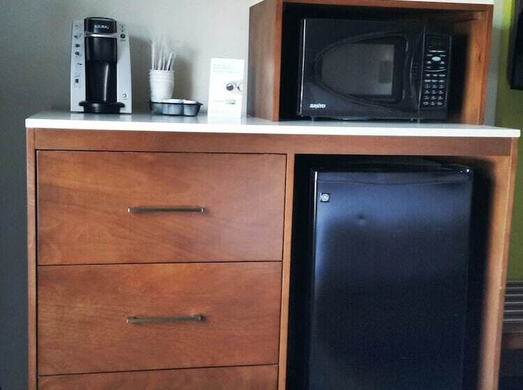 Номер Стандарт, Holiday Inn Express Hotel & Suites Clifton Park, An Ihg