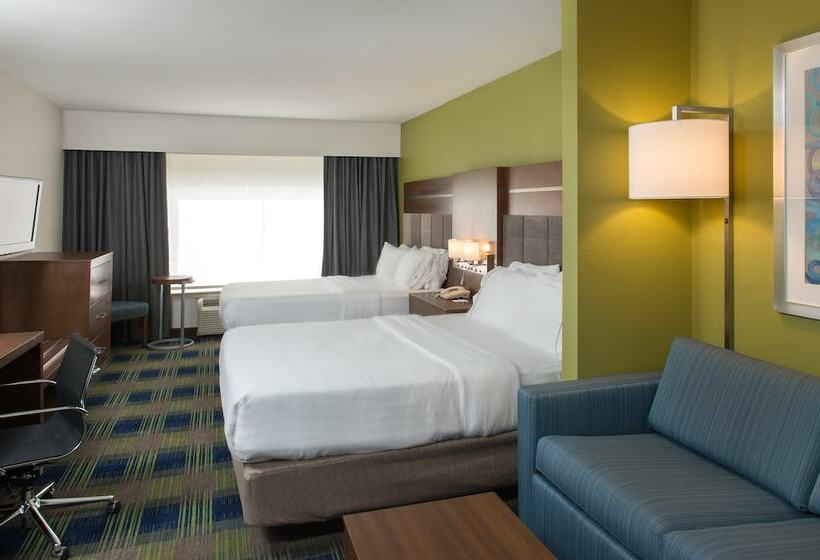 סוויטה מותאמת לאדם עם מוגבלויות, Holiday Inn Express Hotel & Suites Clifton Park, An Ihg