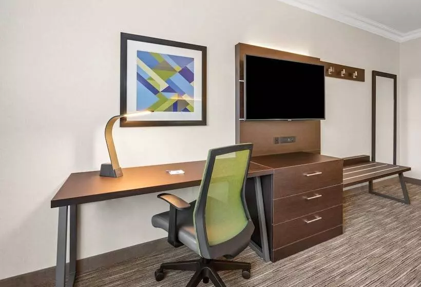سوییت, Holiday Inn Express & Suites Klamath Falls Central, An Ihg