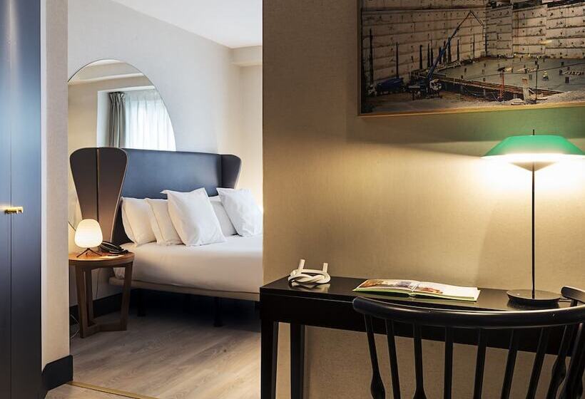 غرفة قياسية مزوَّدة بشُرفة, One Shot Luchana 22