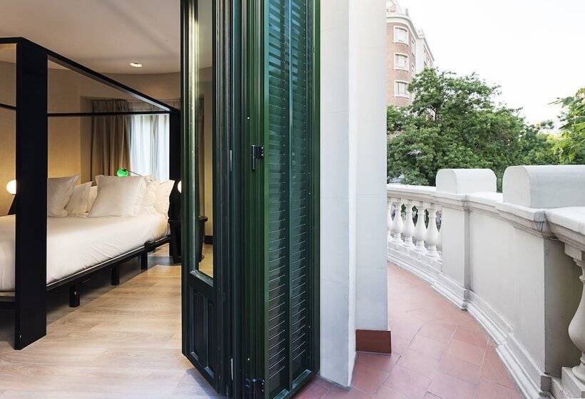 غرفة بريميوم, One Shot Luchana 22