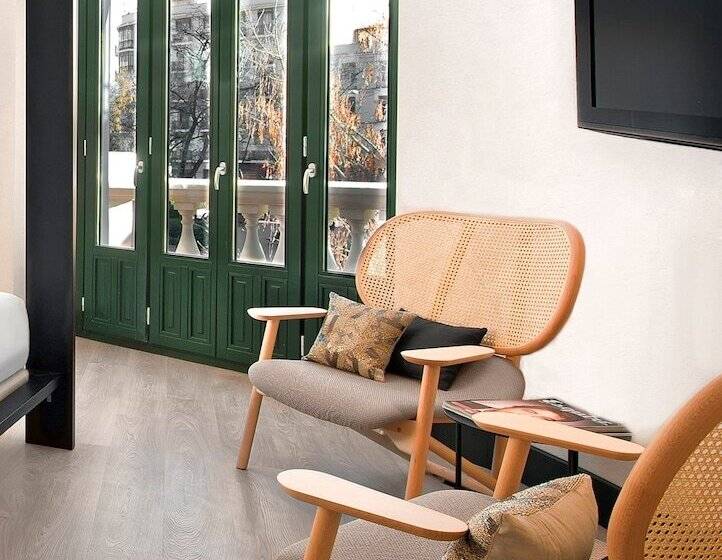 غرفة بريميوم, One Shot Luchana 22