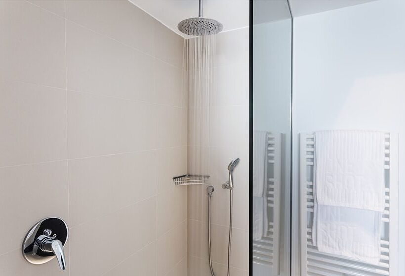 جناح, One Shot Luchana 22