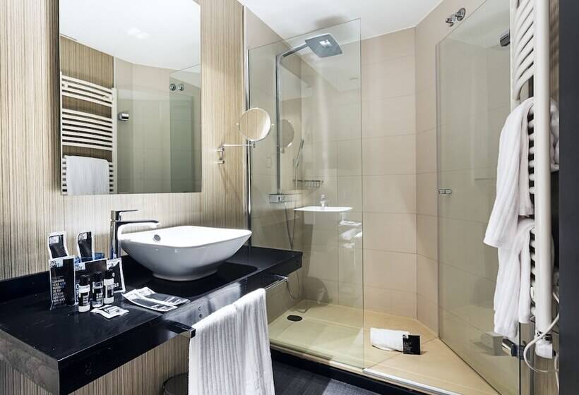 جناح, One Shot Luchana 22