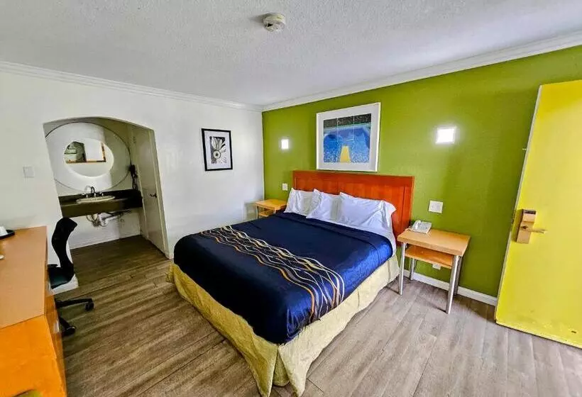身障者適用キングサイズベッドルーム, Ridgecrest An Extended Stay Studios