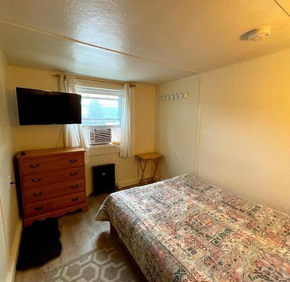 اتاق استاندارد, The Riverside Inn