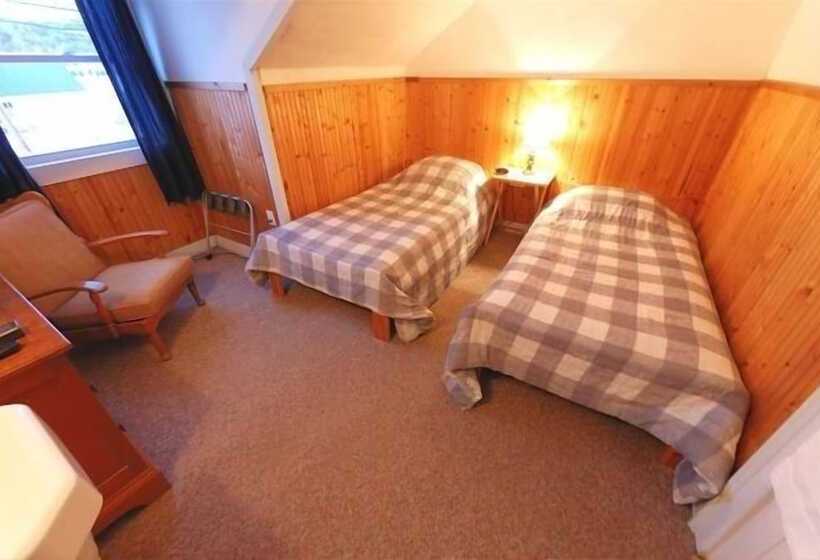 اتاق استاندارد, The Riverside Inn