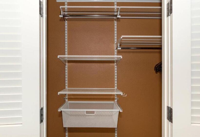 キングサイドベッドのスタンダードワンルーム, Towneplace Suites By Marriott Midland