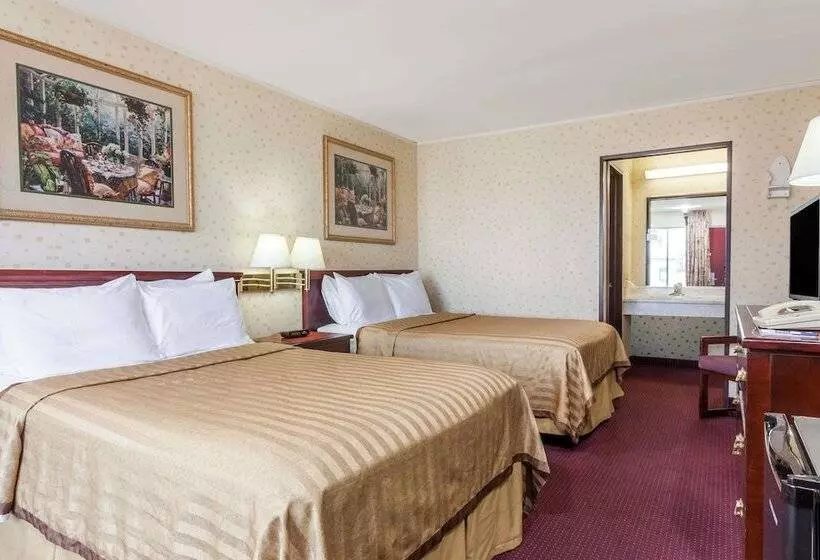 ２ダブルベッドのスタンダードルーム, Travelodge By Wyndham Seymour