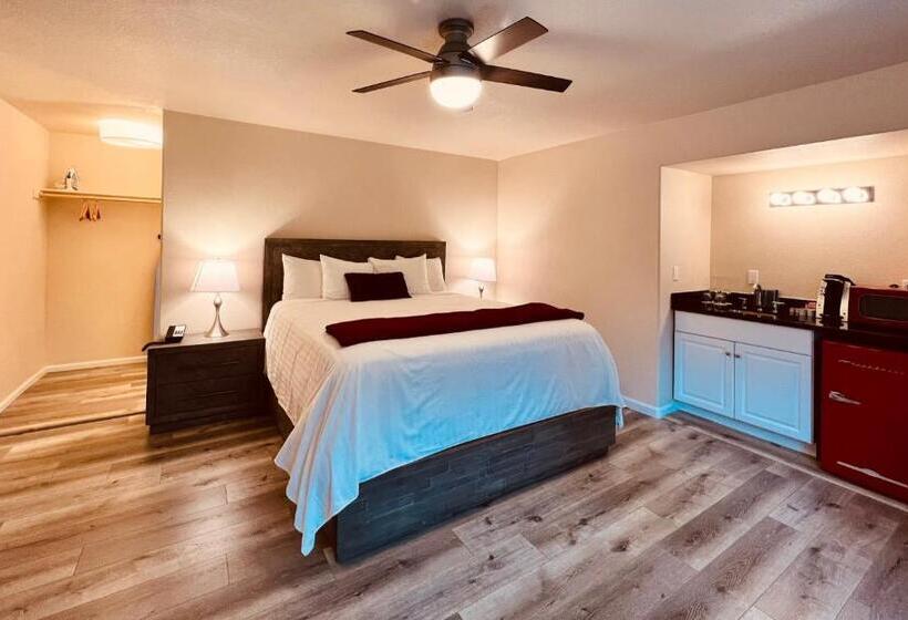 스위트 킹사이즈 침대, West Sonoma Inn & Spa