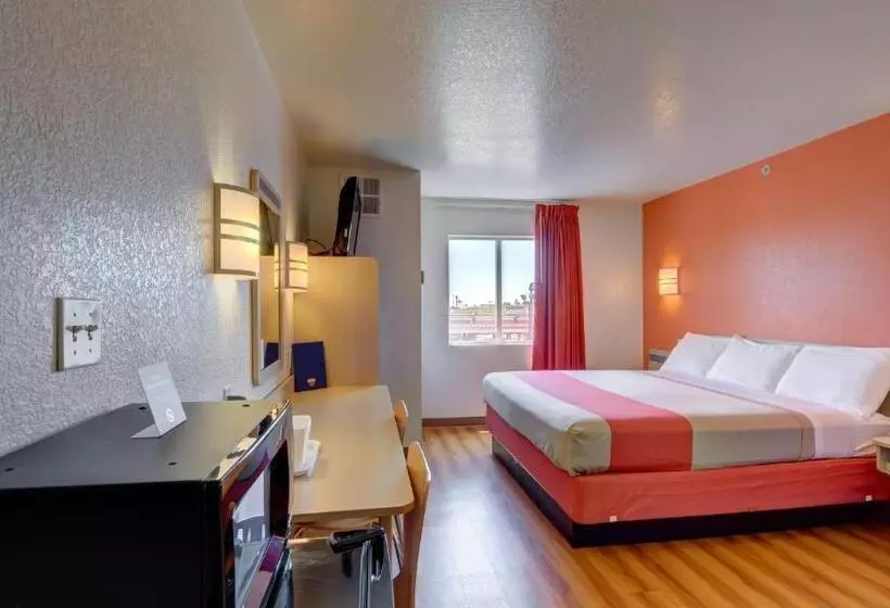 キングサイズベッドのスタンダードルーム, Motel 6el Reno, Ok