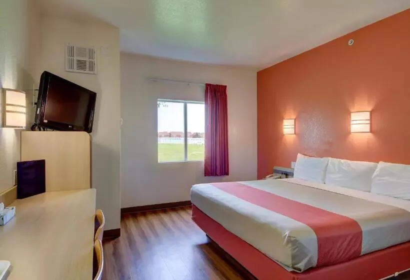 キングサイズベッドのスタンダードルーム, Motel 6el Reno, Ok
