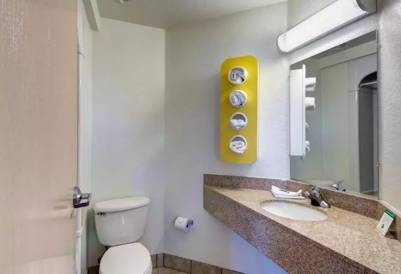 スタンダードルーム, Motel 6el Reno, Ok