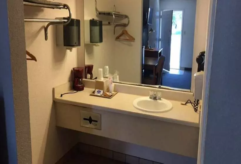 クイーンサイズベッドのスタンダードルーム, Hebbronville Executive Inn