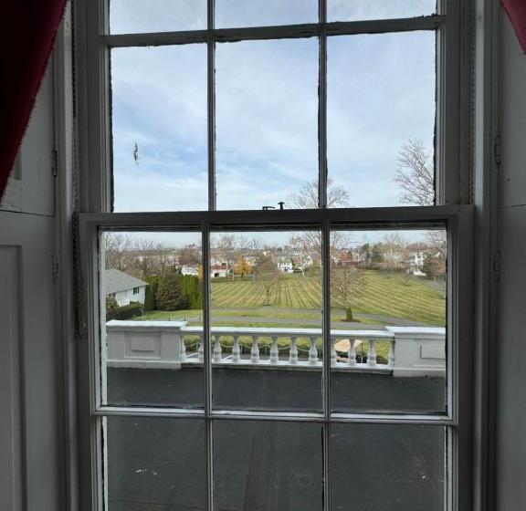 غرفة قياسية, Antrim 1844