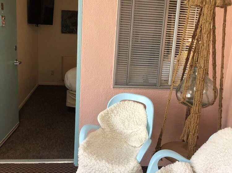 Номер Economy, Bayfront Inn