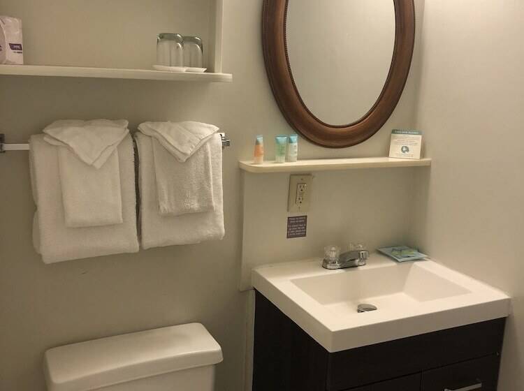 Номер Economy, Bayfront Inn