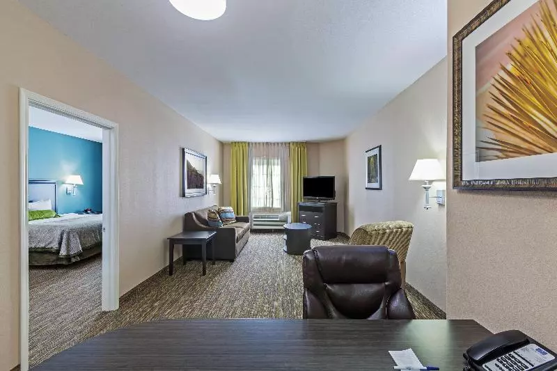 スイート, Candlewood Amarillo Western Crossing, An Ihg