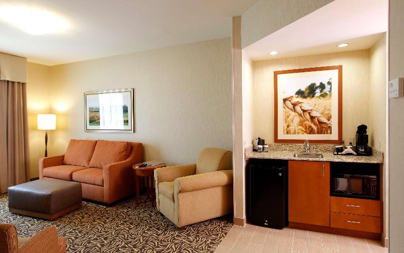 스위트 킹사이즈 침대, Hilton Garden Inn Cedar Falls