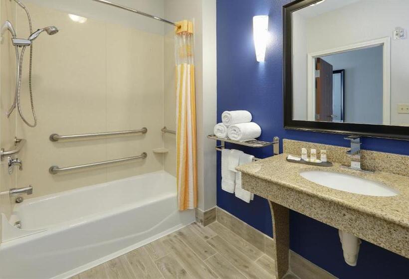 Номер Deluxe Адаптированный для Инвалидов, La Quinta By Wyndham Denton   University Drive