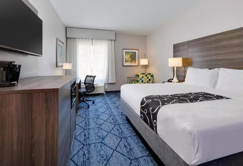 身障者適用キングサイズベッドルーム, La Quinta By Wyndham Denton   University Drive