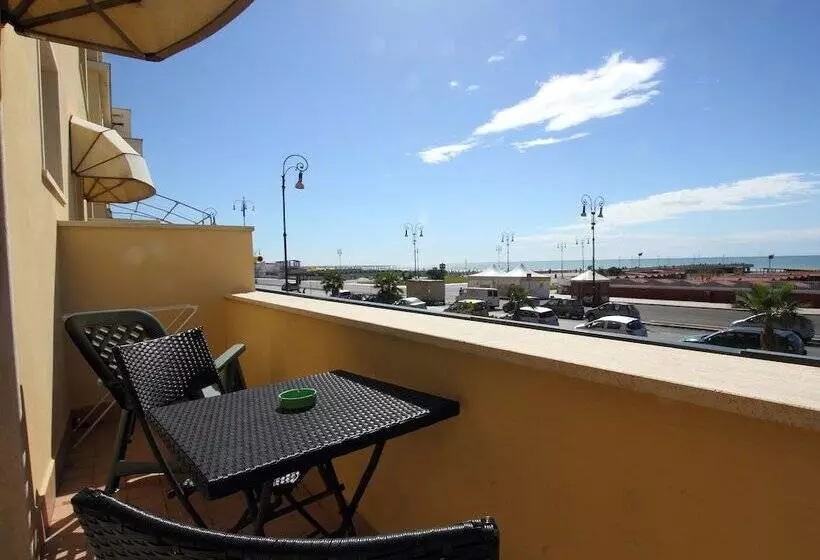 Triple Room Sea View, La Scaletta