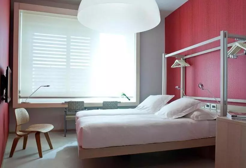 Deluxe Zimmer, Nu