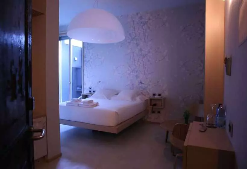 Junior Suite, Nu