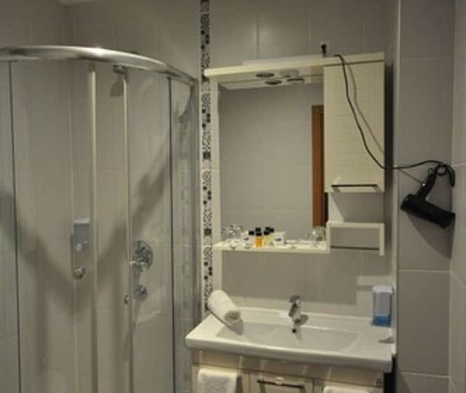 Четырехместный Номер Стандарт, Retropera