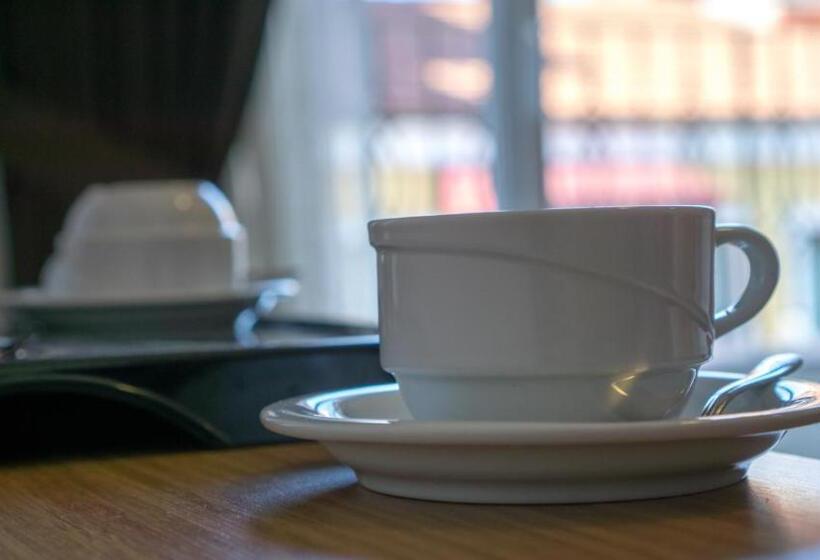 Четырехместный Номер Стандарт, Retropera