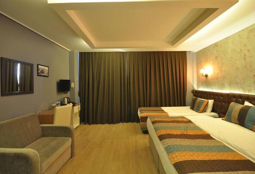 Четырехместный Номер Стандарт, Retropera